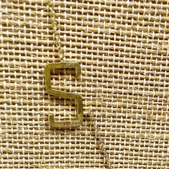 "S" Monogram Pendant Satin Gold Necklace - made of Brass - Picture 3 of 5